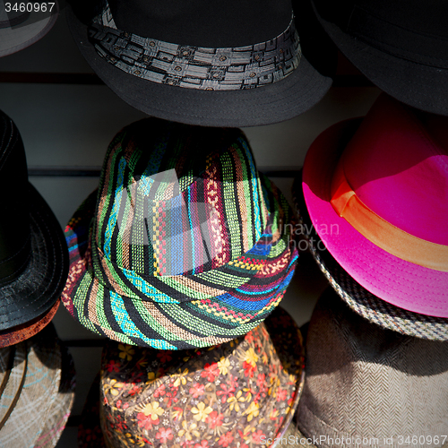 Image of in london old red hat and black  the  fashion shop