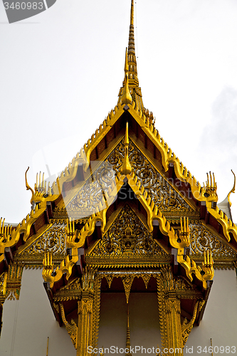 Image of asia  thailand  in  bangkok  rain   temple   colors religion  mo