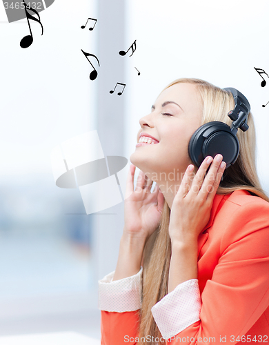 Image of woman with headphones