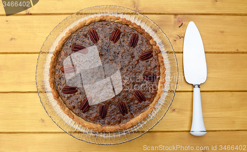 Image of Pecan pie with pie server