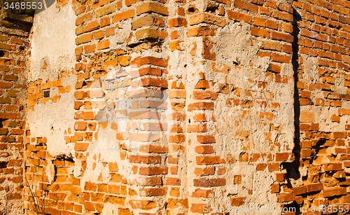 Image of collapsing wall 