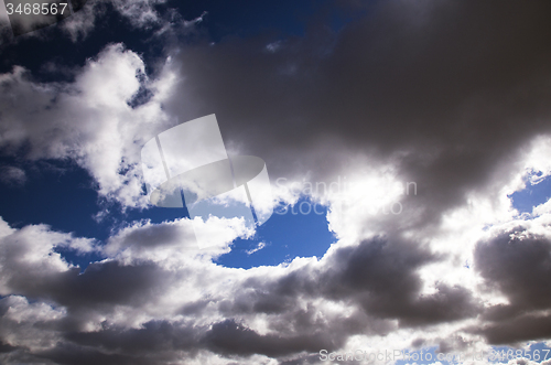 Image of clouds in the sky  