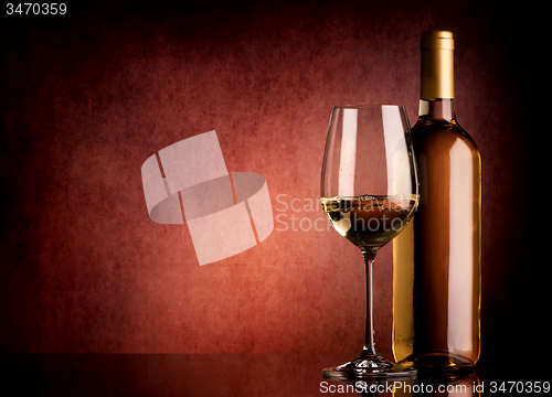 Image of Festive white wine