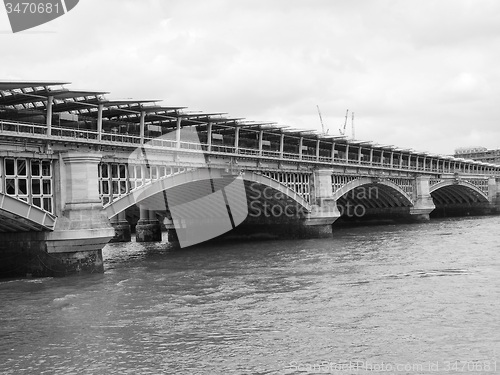 Image of Black and white Blackfriars bridge in London