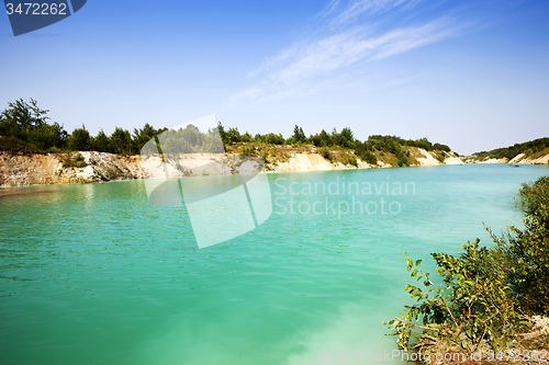 Image of the artificial lake  