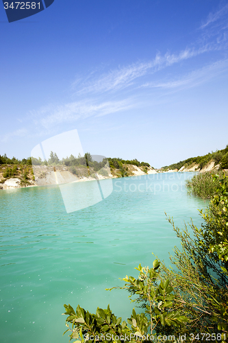 Image of the artificial lake  