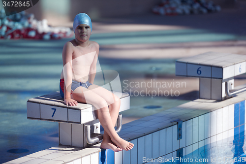 Image of child group  at swimming pool school class