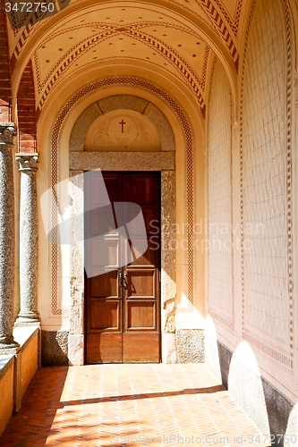 Image of old   door    in italy   traditional  texture nail