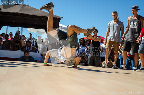 Image of B-Boying crews warmup