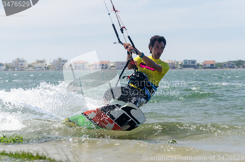 Image of Paulo Azevedo kitesurfing