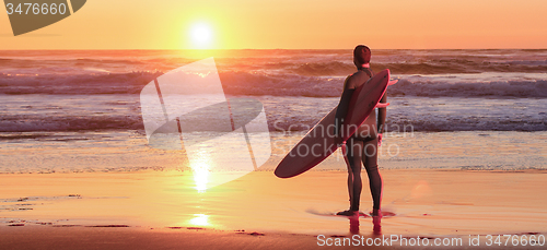 Image of Surfer watching the waves