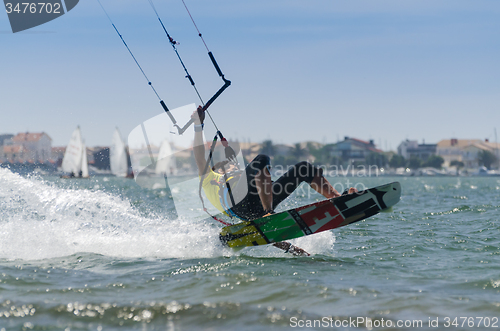 Image of Paulo Azevedo kitesurfing