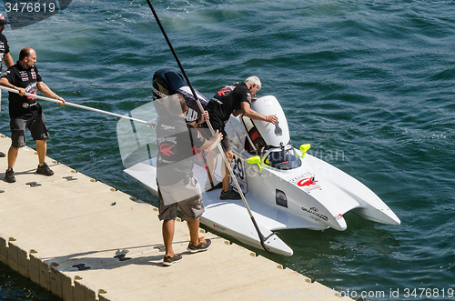 Image of Mad-Croc Baba Racing Team boat preparations