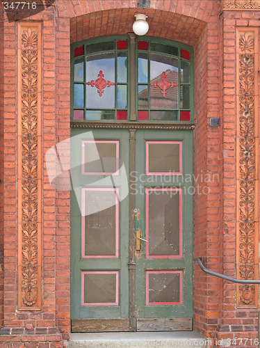 Image of Entrance of a formerly courthouse