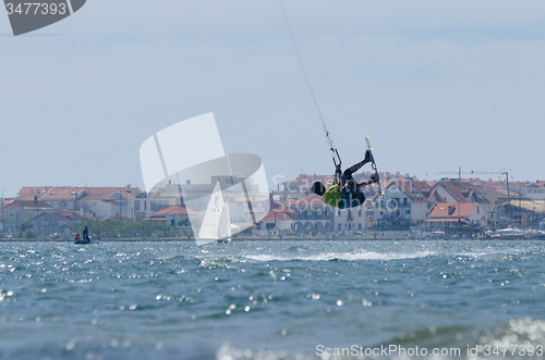 Image of Paulo Azevedo kitesurfing
