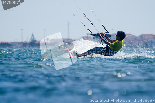 Image of Paulo Azevedo kitesurfing