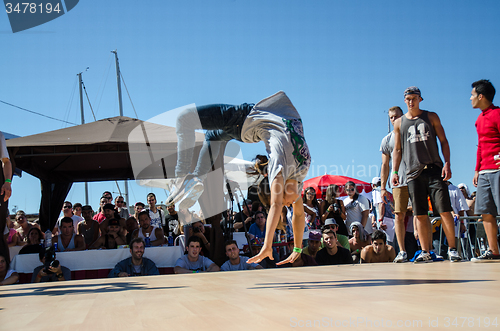 Image of B-Boying crews warmup