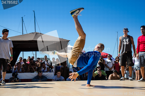 Image of B-Boying crews warmup