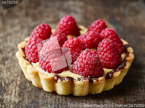 Image of tart with raspberries