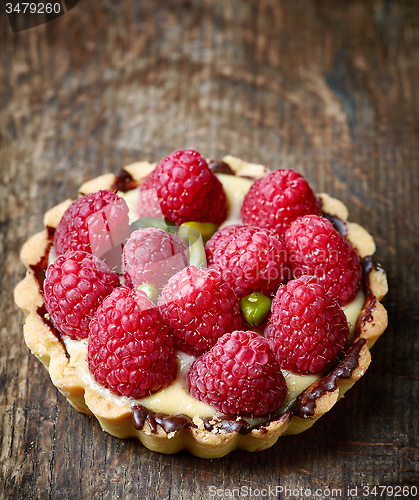 Image of tart with raspberries