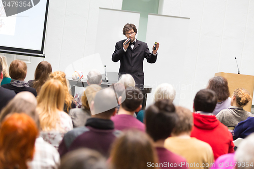 Image of Speaker Talking at Business Conference.