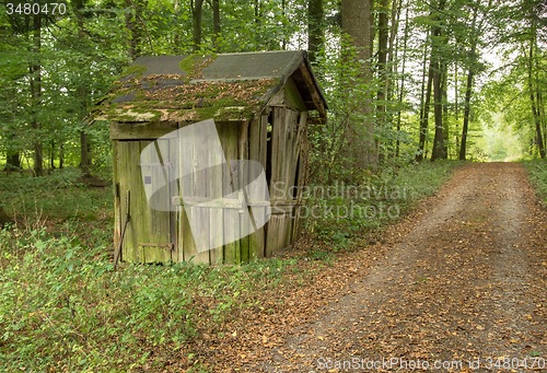 Image of rundown cottage