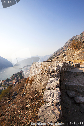 Image of fortress ruins 