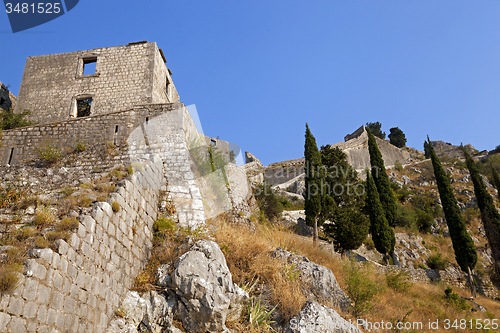 Image of fortress ruins  