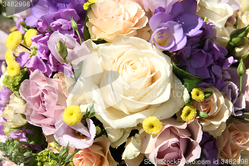 Image of Pastel wedding bouquet