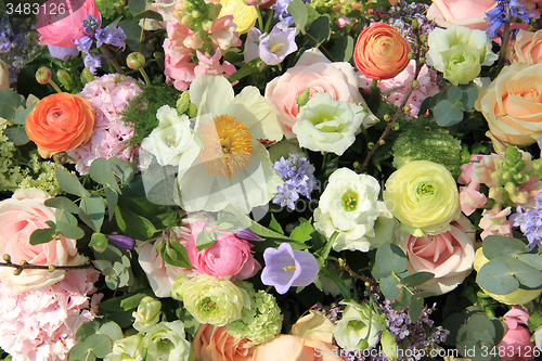 Image of Mixed bridal arrangement