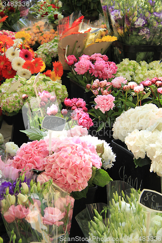 Image of flowers at a market