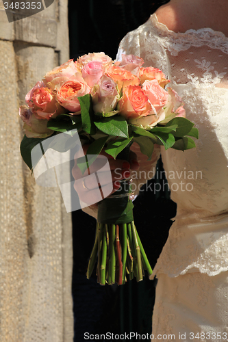Image of Bride holding her bouquet