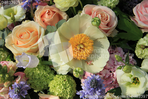 Image of Mixed bridal arrangement