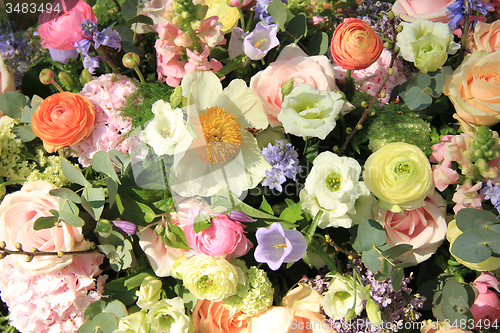 Image of Mixed bridal arrangement