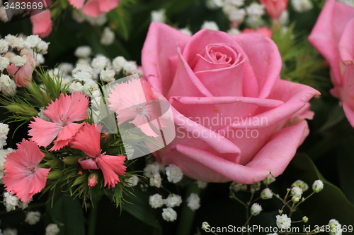 Image of pink wedding arrangement