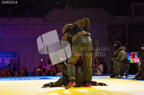 Image of SWAT soldiers fight