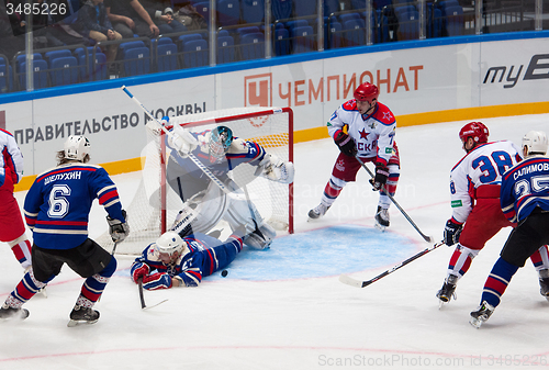 Image of A. Ledovskih (27) fall into the gate