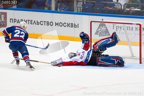 Image of K. Molodtsov (22) attack I. Mukhometov (90)