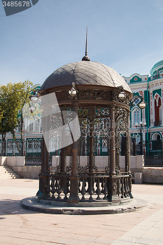 Image of Round metallic pavilion