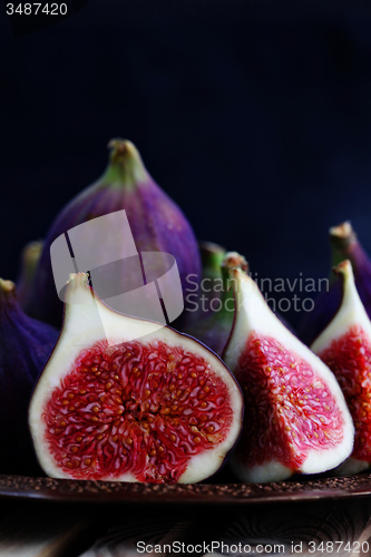 Image of fresh figs