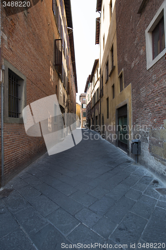Image of empty alley