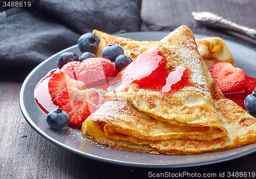 Image of crepes with fresh berries