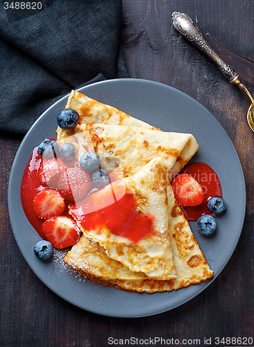 Image of crepes with fresh berries