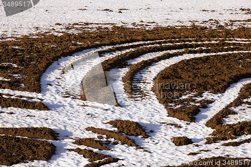 Image of car traces 