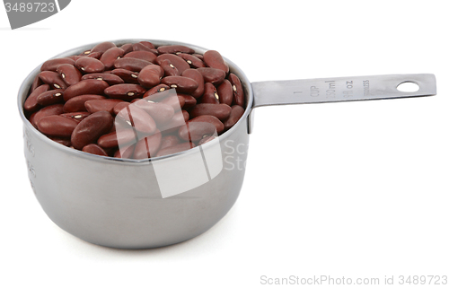 Image of Red kidney beans in a measuring cup