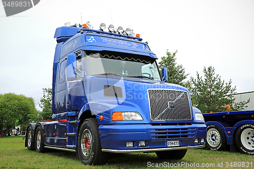 Image of Blue Volvo NH12 Truck year 2002 in Power Truck Show