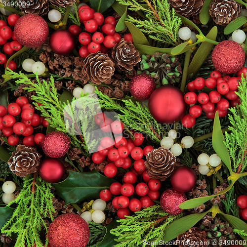 Image of Berries and Baubles