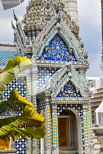 Image of  thailand asia   in  bangkok rain  temple leaf