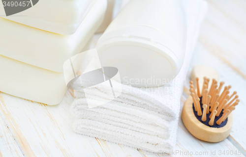 Image of towels and shampoo