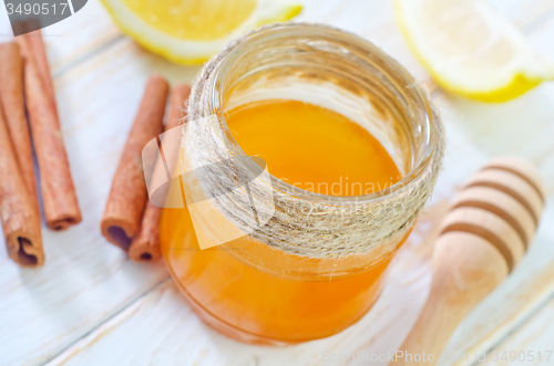 Image of honey,cinnamon,and lemon